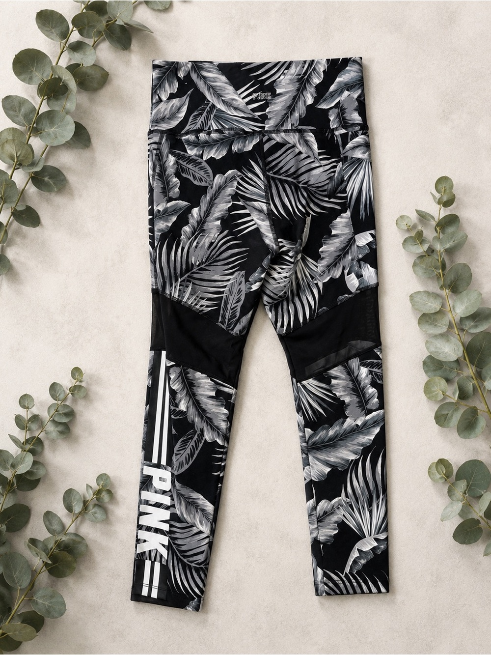 Victoria’s Secret PINK Black and White Leaf Print Leggings